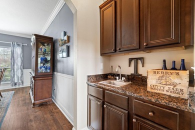 Luxury Living in Gated Nature Trail | 6BR + Bonus | Seller - photo 7