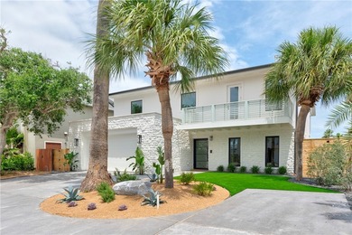 An extensive transformation in Island Moorings, this canal front - photo 1