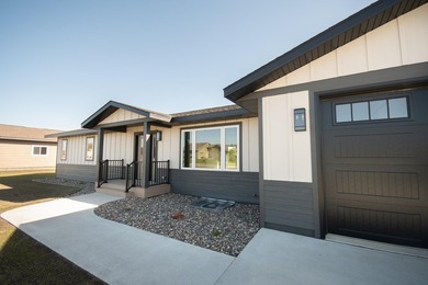 Welcome to this newly built 4 bedroom, 3 bathroom home offering - photo 1