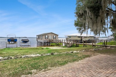 Tucked away in the intimate gated community of The Moorings - photo 34