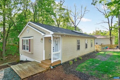 Wonderful move-in ready home near Beach 4! This lovely home all - photo 3