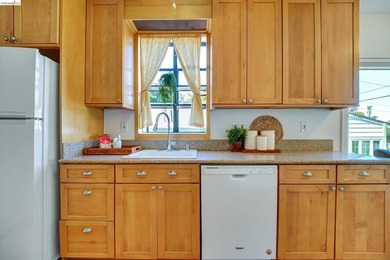 Welcome to 4080 Kuhnle Ave, a warm and inviting Oakland home - photo 15