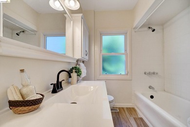 Welcome to 4080 Kuhnle Ave, a warm and inviting Oakland home - photo 22
