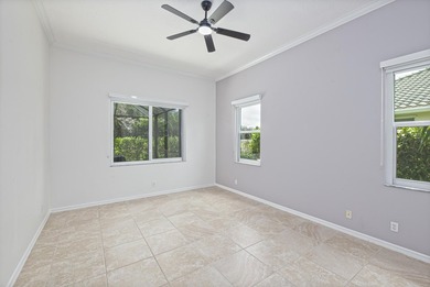Beautifully remodeled 3BR/2BA heated saltwater pool home in - photo 25