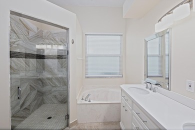 Beautifully remodeled 3BR/2BA heated saltwater pool home in - photo 27