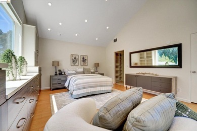 Welcome to 4080 Kuhnle Ave, a warm and inviting Oakland home - photo 35