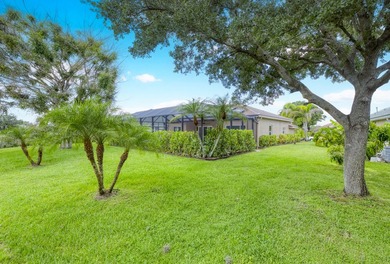 Beautifully remodeled 3BR/2BA heated saltwater pool home in - photo 39