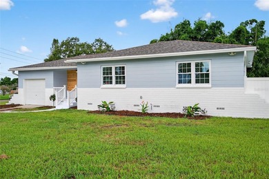 Welcome to this stunning, fully remodeled 3-bedroom, 2-bathroom - photo 3