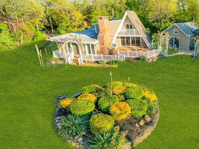 Soundfront! This rare waterfront offering is set on 3.4 bucolic - photo 3