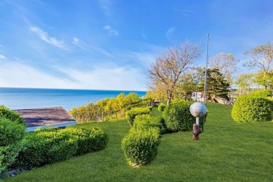 Soundfront! This rare waterfront offering is set on 3.4 bucolic - photo 5