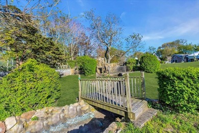 Soundfront! This rare waterfront offering is set on 3.4 bucolic - photo 6