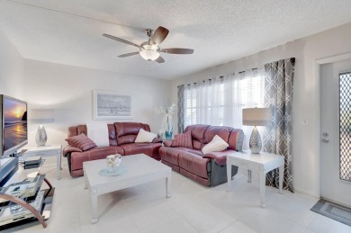Lake Condo For Sale in Deerfield Beach, Florida