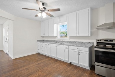 Prepare to be captivated by this absolutely stunning and - photo 15