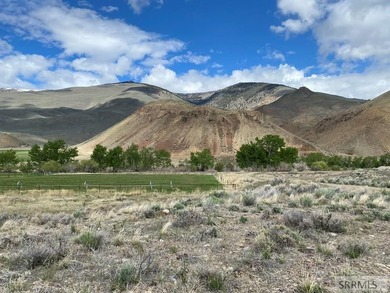 A very quiet and scenic location with beautiful mountain views - photo 4