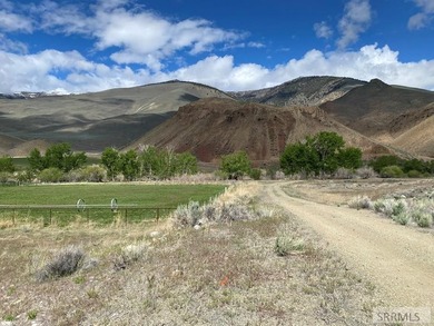 A very quiet and scenic location with beautiful mountain views - photo 5