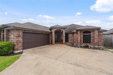 Huge Price Cut! Welcome home to this well maintained 4-bedroom - photo 1