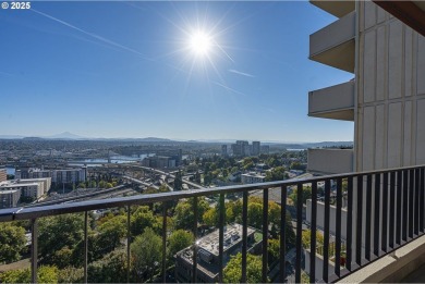 Lake Condo For Sale in Portland, Oregon