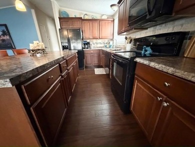 Centrally located, this bright & sunny 2BD/2BA home offers an - photo 9