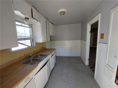 Prime Investor Opportunity: 3-Unit Fixer-Upper with Value-Add - photo 11