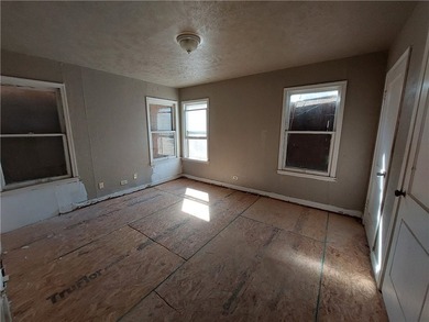 Prime Investor Opportunity: 3-Unit Fixer-Upper with Value-Add - photo 12