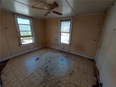 Prime Investor Opportunity: 3-Unit Fixer-Upper with Value-Add - photo 19