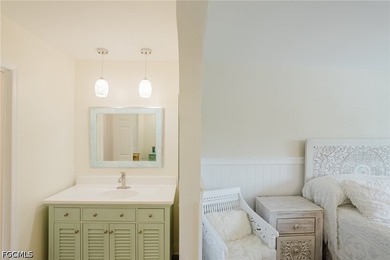 Amazing Opportunity! Newly Renovated, Gorgeous Island Style - photo 36