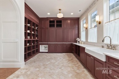 A truly one-of-a-kind home - the rare opportunity everyone waits - photo 10