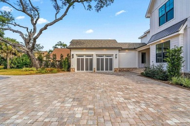 Located on Pensacola Bay, this fabulous residence features three - photo 6