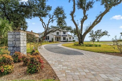 Located on Pensacola Bay, this fabulous residence features three - photo 7