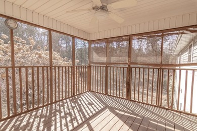 Welcome to Deer Run - A Lake Hartwell Community! Nestled among - photo 17