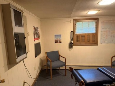 WORK FROM THE COMFORT OF YOUR OWN HOME! Professional home office - photo 22