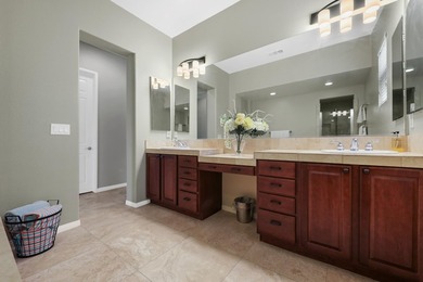 Enjoy refined desert living in this beautifully designed - photo 25