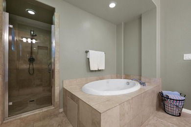 Enjoy refined desert living in this beautifully designed - photo 26