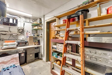 Real Estate offering only, business and liquor license not - photo 37