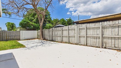 Welcome home to this beautifully remodeled 3BR/2BA residence - photo 31