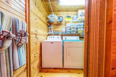 Sleeps 8, Unrestricted, wooded 7.21 acres & a solo private dock - photo 24