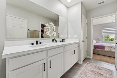 Welcome to this upgraded 3-bedroom, 2-bathroom single-family - photo 15
