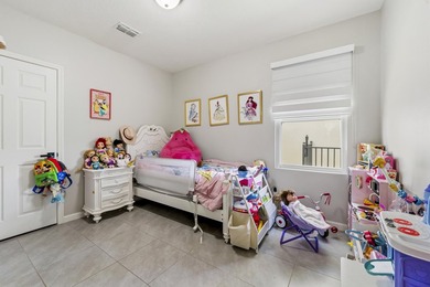 Welcome to this upgraded 3-bedroom, 2-bathroom single-family - photo 19