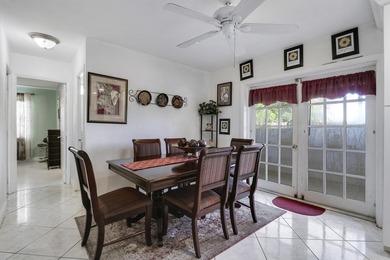 Step into this beautifully updated 3 bedroom, 2 bathroom home in - photo 21