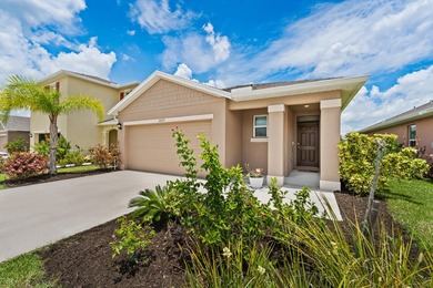 Welcome to this upgraded 3-bedroom, 2-bathroom single-family - photo 23