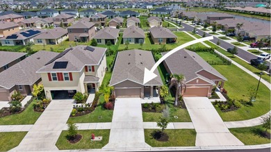 Welcome to this upgraded 3-bedroom, 2-bathroom single-family - photo 24