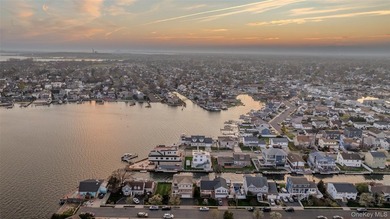 Welcome to an exceptional waterfront retreat in the heart of - photo 41