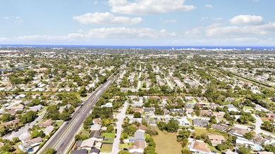 Step into this beautifully updated 3 bedroom, 2 bathroom home in - photo 46