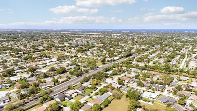 Step into this beautifully updated 3 bedroom, 2 bathroom home in - photo 48