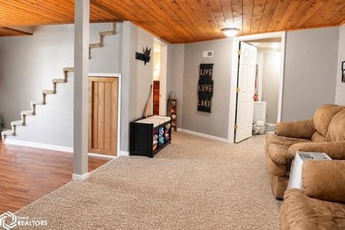 This charming lake cabin retreat at Sun Valley Lake offers the - photo 18