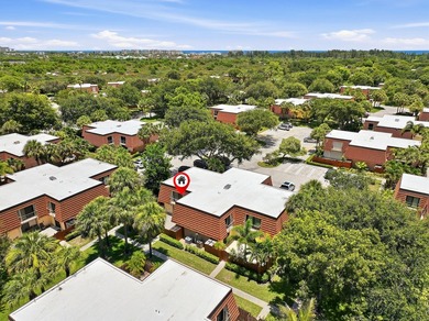Discover this charming two-bedroom townhouse, with each bedroom - photo 29