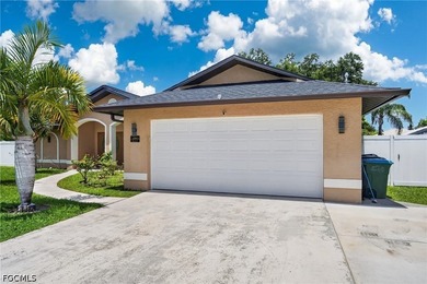 Beautifully remodeled 3-bedroom, 2-bath home offering modern - photo 34