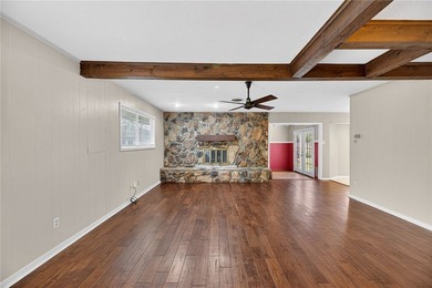 Charming and conveniently located, this 2-bedroom, 1.5-bathroom - photo 5