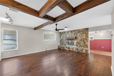 Charming and conveniently located, this 2-bedroom, 1.5-bathroom - photo 7
