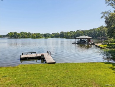 Beautifully renovated waterfront home on 1+/- acre overlooking - photo 10